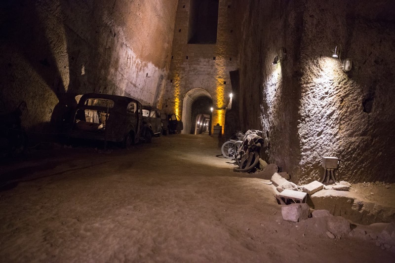 Visit underground Naples and the Modern city
